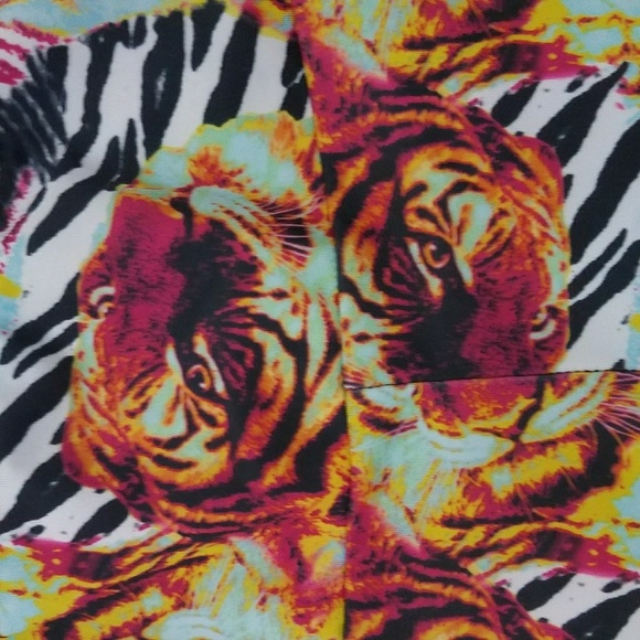 Onzie BengalTiger Capri M/L - Picture 3 of 8